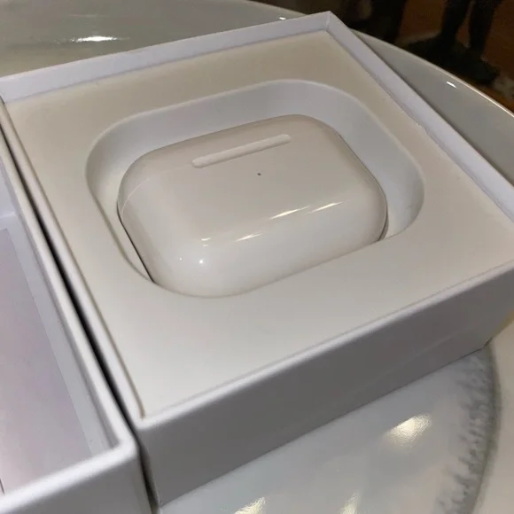 Apple AirPods Pro - 1st Generation